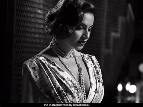 Bipasha Basu Brings Retro Vibes On Instagram With Stunning Photoshoot