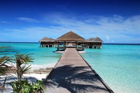 Best Honeymoon Destinations in Maldives | Romantic Honeymoon Places in Maldives 2021