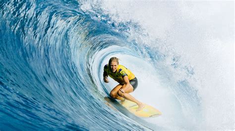 Stephanie Gilmore and Carissa Moore: Two of the greatest female surfers ...