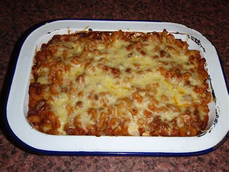 carolynn's recipe box: Chili Macaroni Casserole