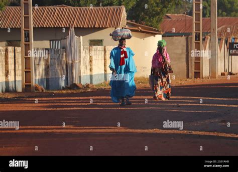 Gambia traditional clothing hi-res stock photography and images - Alamy