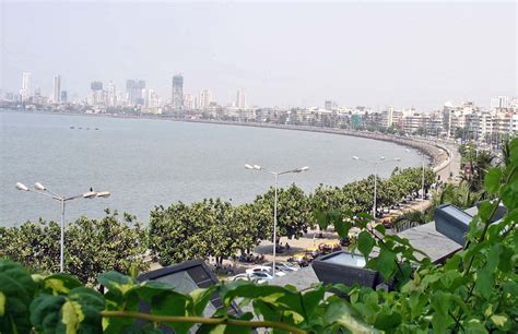 Stock Pictures: Marine Drive Mumbai - Photographs and Sketches