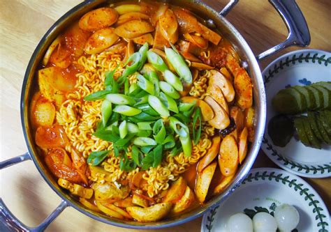 Budae-jjigae - Korean Army Stew - Korean Kitchen