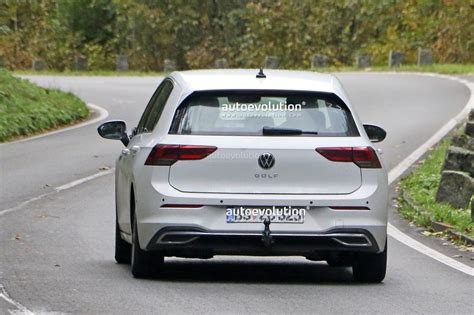 2024 Volkswagen Golf 8 Facelift Spied for the First Time, Has a Massive ...