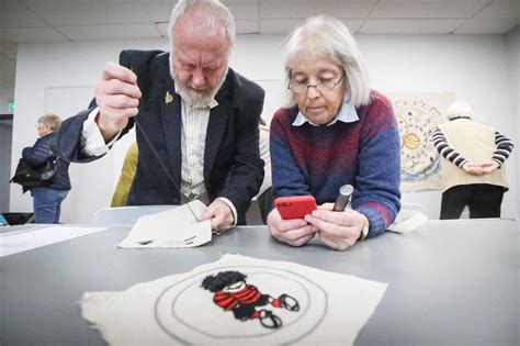 Dundee Tapestry: The people stitching their city's history - BBC News