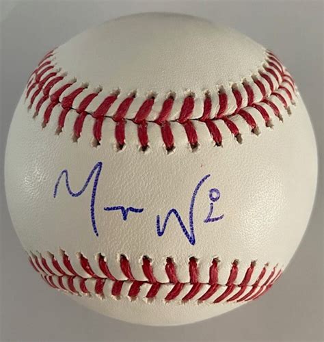 Masyn Winn Autographed Baseball | MLB Auctions