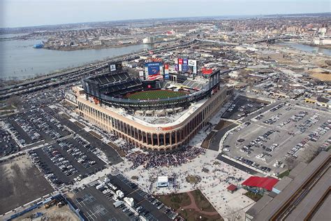 10 Best MLB Baseball Stadiums on the Water | Discover Boating