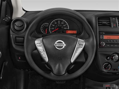 2016 Nissan Versa: 83 Interior Photos | U.S. News