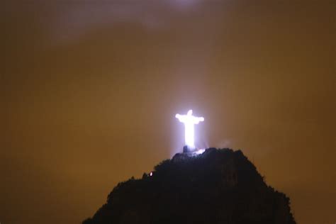 statue of christ the redeemer at night | Tiffany Turkington | Flickr