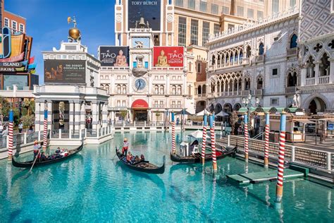 A Slice of Italy in Las Vegas: The Venetian Las Vegas Hotel Review ...