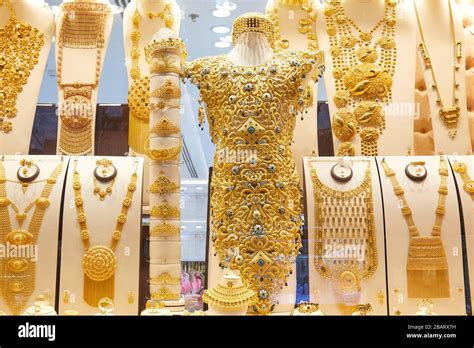 Gold necklace dubai hi-res stock photography and images - Alamy