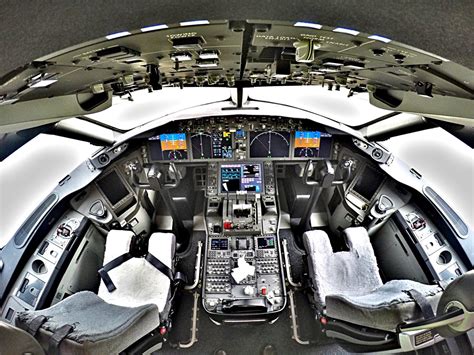 Aviation — alexis773: Boeing 787 Flight Deck.