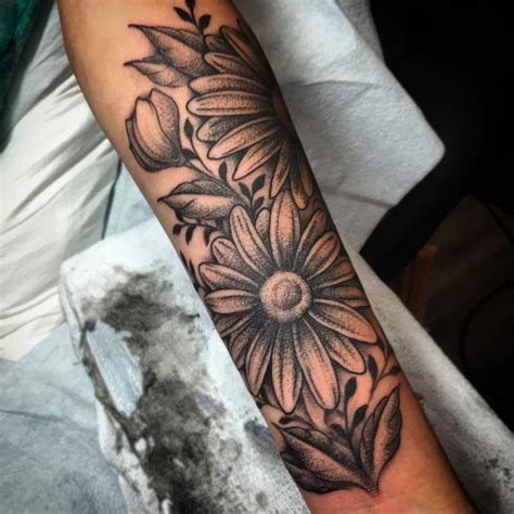 Black Realistic Daisy Tattoo, 23 Daisy Flowers Wrist Tattoos : The ...