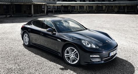 Two New Porsche Panamera Models Hit The Showrooms | Motorlogy