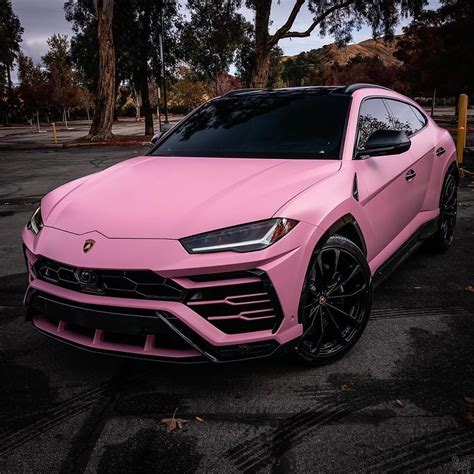 DESIGNER COMMUNITY on Instagram: “Lamborghini with a girly touch #DESIGN” | Auto da sogno, Loghi ...