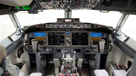 What went wrong inside Boeing's cockpit?