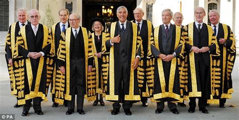 London's Supreme Court receives 'certificate of excellence' on TripAdvisor | Daily Mail Online