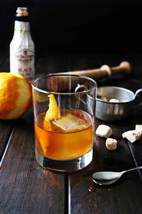 27 Whiskey Cocktail Recipes to Sip on All Weekend | Cocktail recipes ...