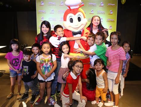 Lemon GreenTea: Family and kids enjoy Jollibee Chickenjoy’s new Side ...