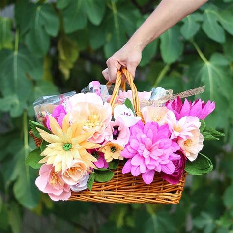 17 Stylish Picnic Baskets You Can Buy or DIY - Brit + Co