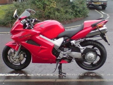 Honda VFR800 Review | Honda Bike Reviews | Devitt