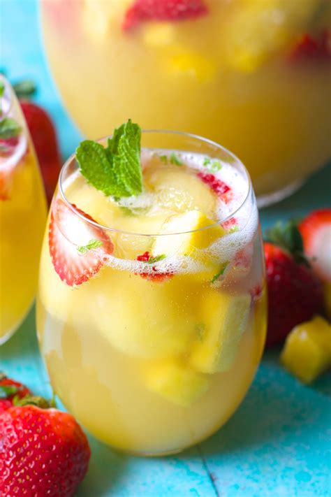 Sparkling Strawberry Pineapple Punch (Non-Alcoholic) - Maebells