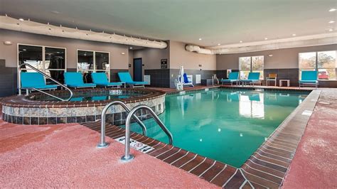 Best Western Plus Airport Inn & Suites Pool Pictures & Reviews - Tripadvisor