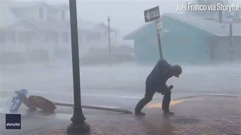 Tree branch hits Jim Cantore during Hurricane Ian report: ‘Just give me a minute’