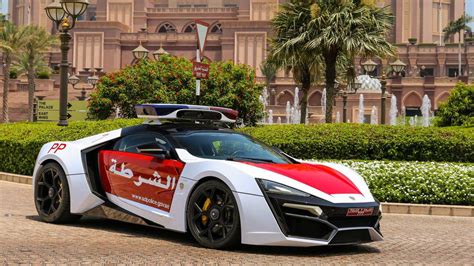 Abu Dhabi vs Dubai Police cars comparison - Dubi Cars - New and Used Cars