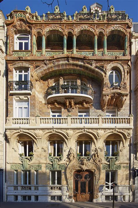 Art Nouveau building in Paris [1688x2538] : r/ArchitecturePorn