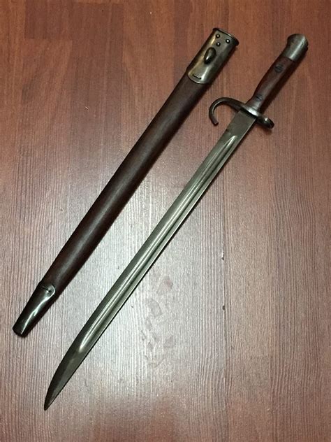 REPLICA AUSTRALIAN WW1 .303 HOOKED BAYONET WITH SCABBARD - Quarterdeck Medals & Militaria