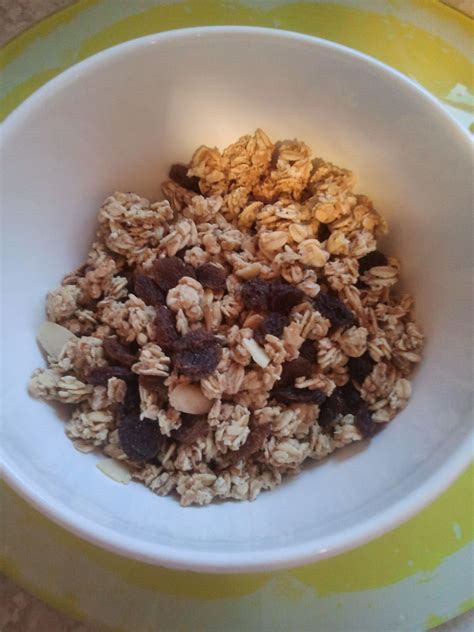 Squeaky Baby: Jordans Crunchy Oat Granola Review