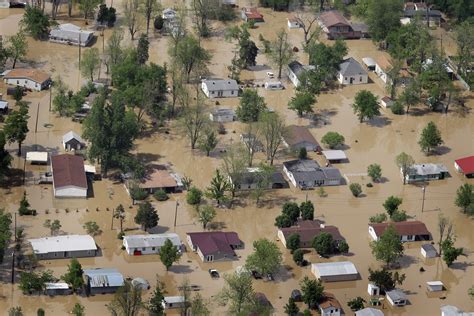 Flooding along the Mississippi River - Sustainability in the North ...