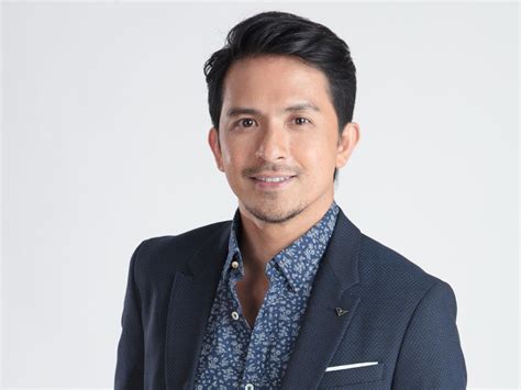 Kapuso personalities bag top honours at the 2018 Metro Manila Film Festival Awards