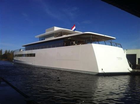 Steve Jobs's yacht makes its first appearance (video) - The Verge