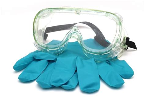 Wear Protective Eyewear to Prevent Eye Damage - Clicko Health