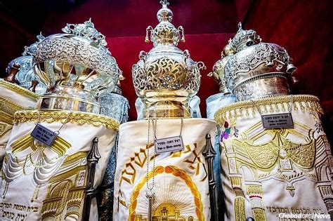 What Is the Torah? - Judaism's sacred scroll and teachings - Chabad.org