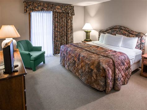 Suites Sapphire Valley NC | Fairway Forest Resort Rooms