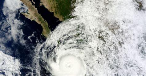 Hurricane Odile Slams Cabo San Lucas, Leaves 'Demolished Paradise'