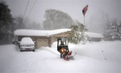 Historic Snowstorm Threatens to Bury Buffalo, Cripple Western NY - Bloomberg