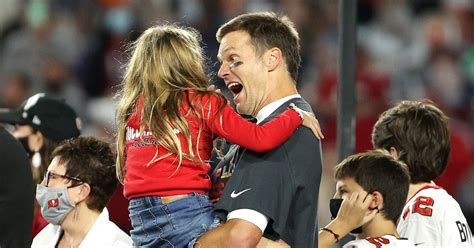 Tom Brady and His Family at the 2021 Super Bowl | Pictures | POPSUGAR ...