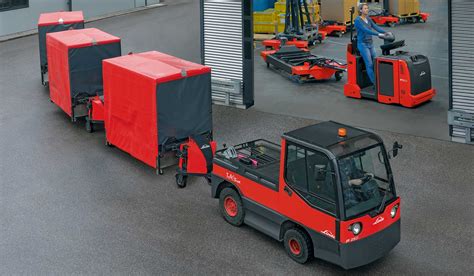 forklift-hire-linde-series127-P250-electric-tow-tractor-application – Linde Material Handling ...