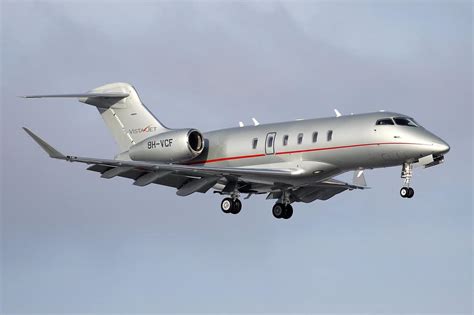 Bombardier Challenger 350 - Price, Specs, Photo Gallery, History - Aero ...