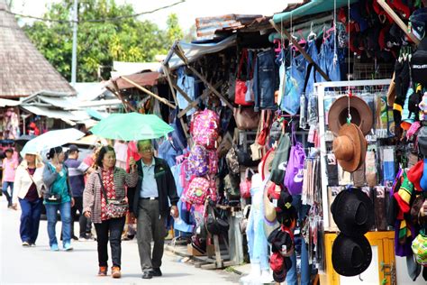 PEDAGANG INDONESIA DI PASAR SERIKIN MALAYSIA | ANTARA Foto