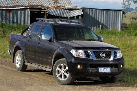 Nissan Navara V8 Diesel - reviews, prices, ratings with various photos