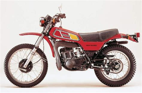 Yamaha DT 250 (1977) - MotorcycleSpecifications.com