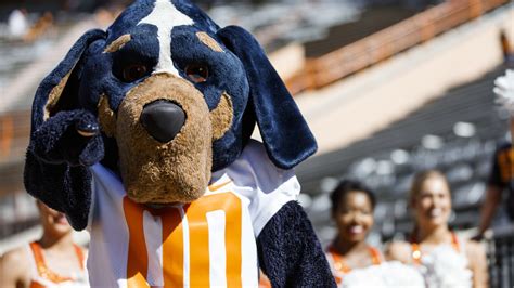 Why your mascot sucks: University of Tennessee - Bucky's 5th Quarter