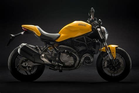 Ducati Monster 821 (2018) and Accesories - Pictures - Motorcycles.News ...