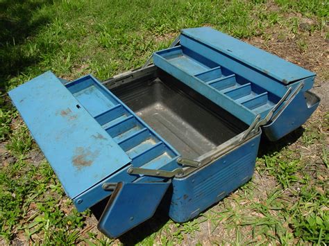 VINTAGE HIDE-OUT: Old Metal Tool Box and Vintage Thermos