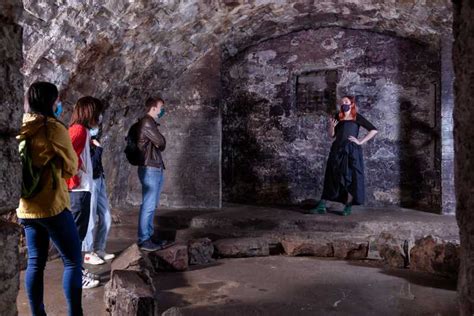 Edinburgh: Haunted Underground Vaults and Graveyard Tour | GetYourGuide